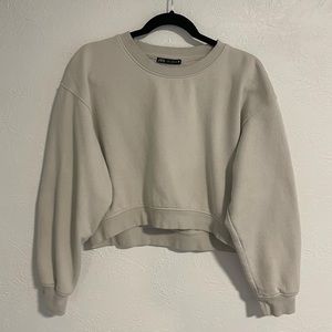 Zara Cream Crewneck Sweater size medium